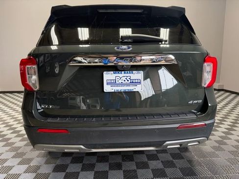Used 2022 Ford Explorer XLT w/ Equipment Group 202A image 9