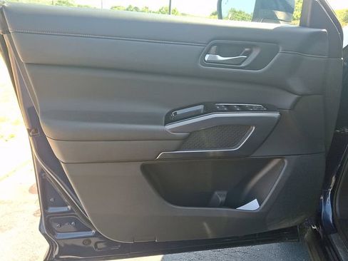 Used 2023 Nissan Pathfinder SL w/ Lighting Package (N92) AWD/4WD image 13
