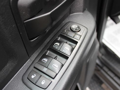 Used 2016 RAM 1500 ST w/ SXT Appearance Group image 15