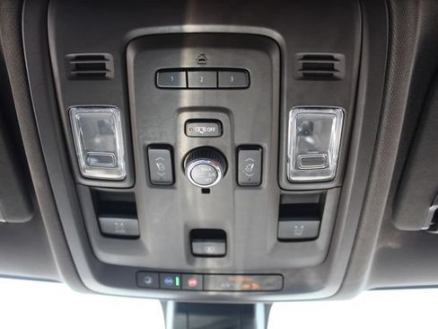 Used 2022 GMC Yukon SLT w/ SLT Premium Package AWD/4WD image 34