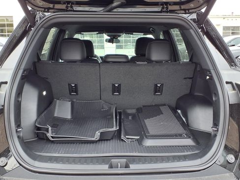 New 2026 Chevrolet Equinox LT w/ Convenience Package II AWD/4WD image 8