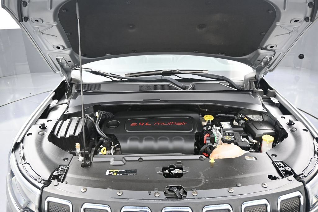 Used 2022 Jeep Compass Latitude FWD image 12