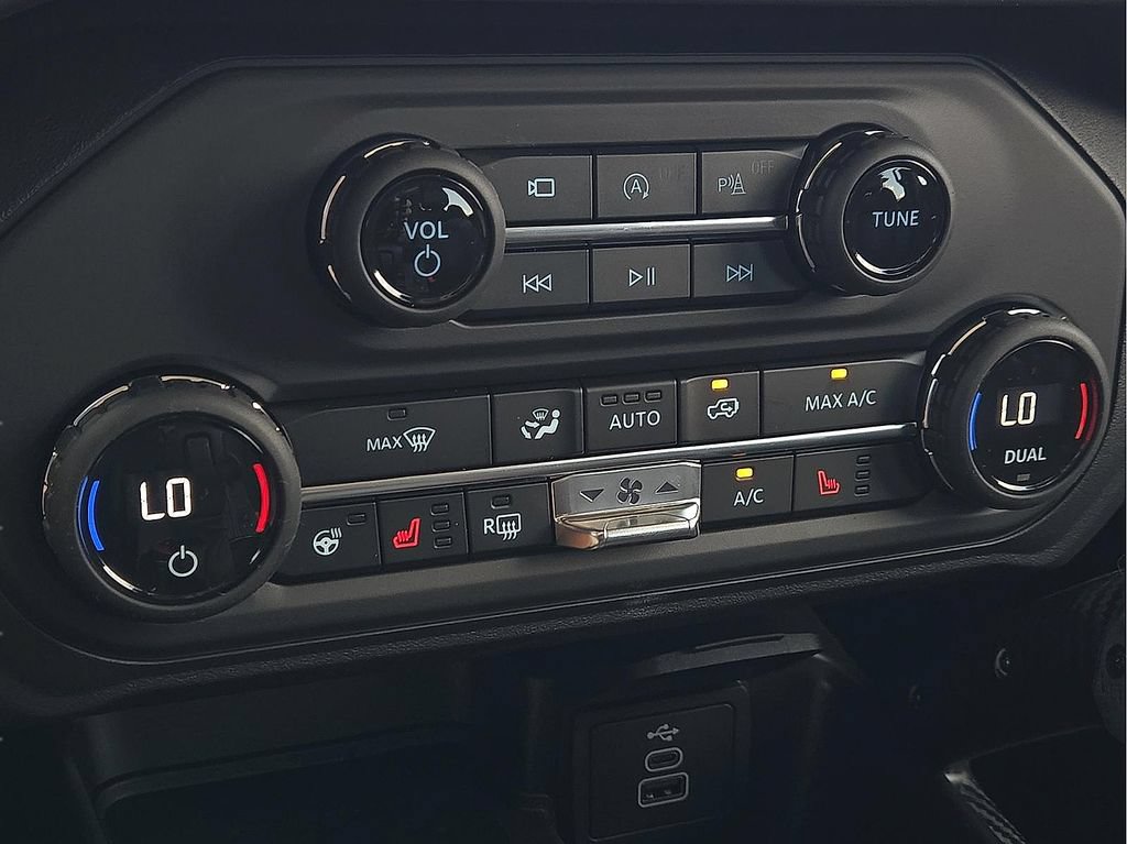 New 2026 Ford Bronco Raptor w/ Interior Carbon Fiber Pack AWD/4WD image 16