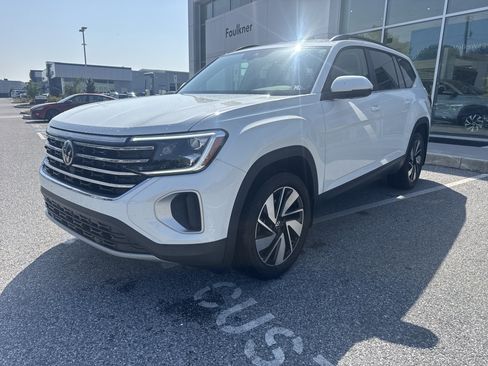 Used 2024 Volkswagen Atlas SE AWD/4WD image 3