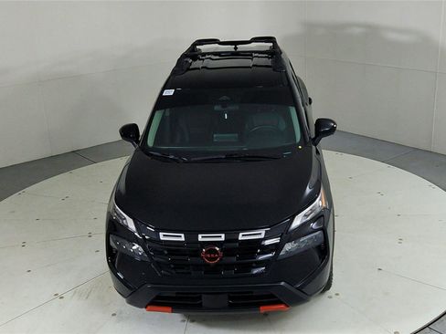 Certified 2025 Nissan Rogue SV image 14