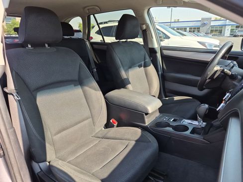 Used 2018 Subaru Outback 2.5i Premium AWD/4WD image 30
