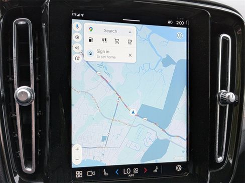 Certified 2024 Volvo XC40 B5 Core image 23