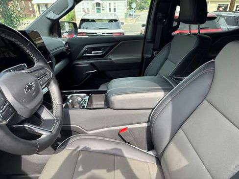 Used 2026 Chevrolet Silverado EV Trail Boss AWD/4WD image 22