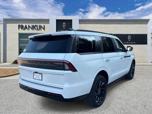 New 2027 Lincoln Navigator Reserve w/ Jet Appearance Package AWD/4WD image 7