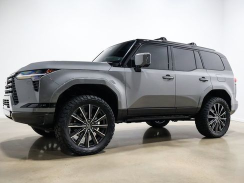 Used 2026 Lexus GX 550 w/ Accessory Package (2T) image 11