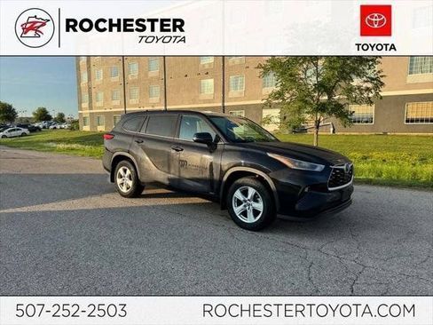Used 2021 Toyota Highlander LE AWD/4WD image 52