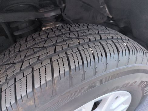 Used 2024 Toyota Tacoma SR5 AWD/4WD image 28