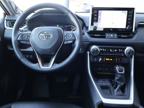 Used 2020 Toyota RAV4 Limited image 20