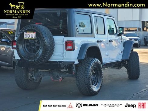 Used 2021 Jeep Wrangler Unlimited Rubicon AWD/4WD image 4