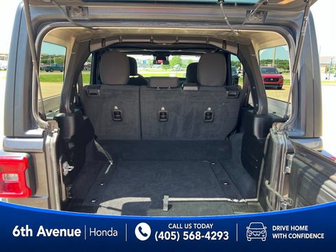 Used 2024 Jeep Wrangler Unlimited Rubicon 4xe AWD/4WD image 16