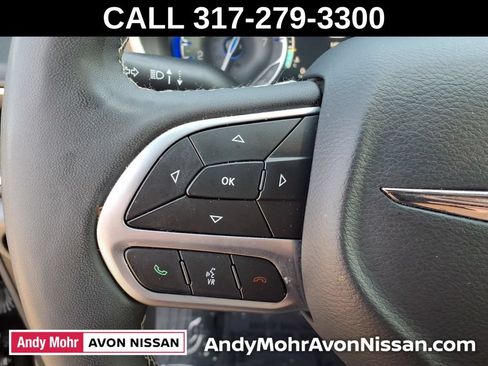 Used 2025 Chrysler Pacifica Select FWD image 23