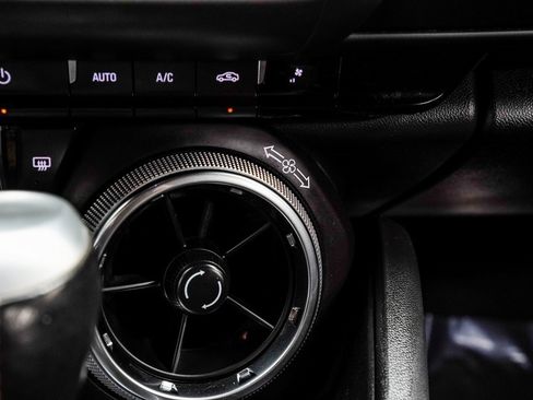 Used 2021 Chevrolet Camaro LT w/ Technology Package image 22