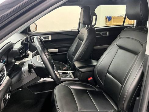 Used 2024 Ford Explorer XLT w/ Equipment Group 202A AWD/4WD image 26