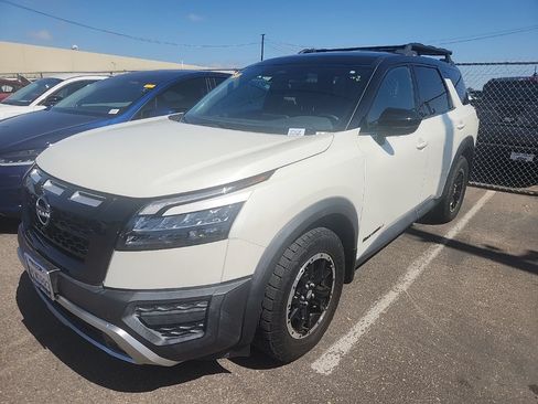 Used 2024 Nissan Pathfinder Rock Creek AWD/4WD image 3