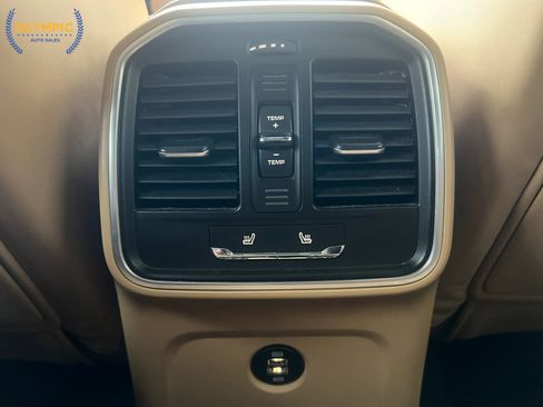 Used 2017 Porsche Macan S w/ Premium Package Plus image 37