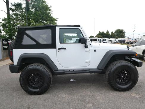 Used 2014 Jeep Wrangler Sport w/ Quick Order Package 24S AWD/4WD image 4
