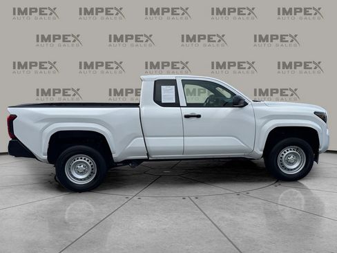 Used 2024 Toyota Tacoma SR image 6