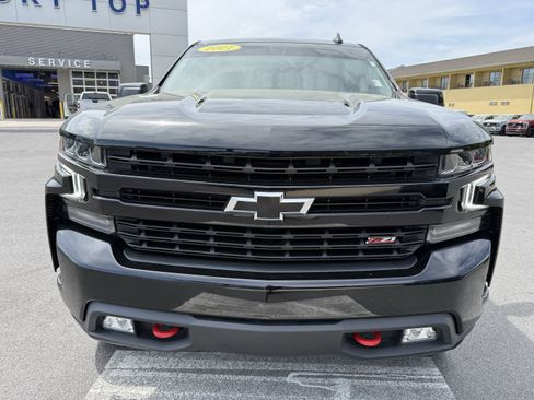 Used 2021 Chevrolet Silverado 1500 LT Trail Boss image 2