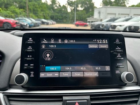 Used 2019 Honda Accord Touring image 13