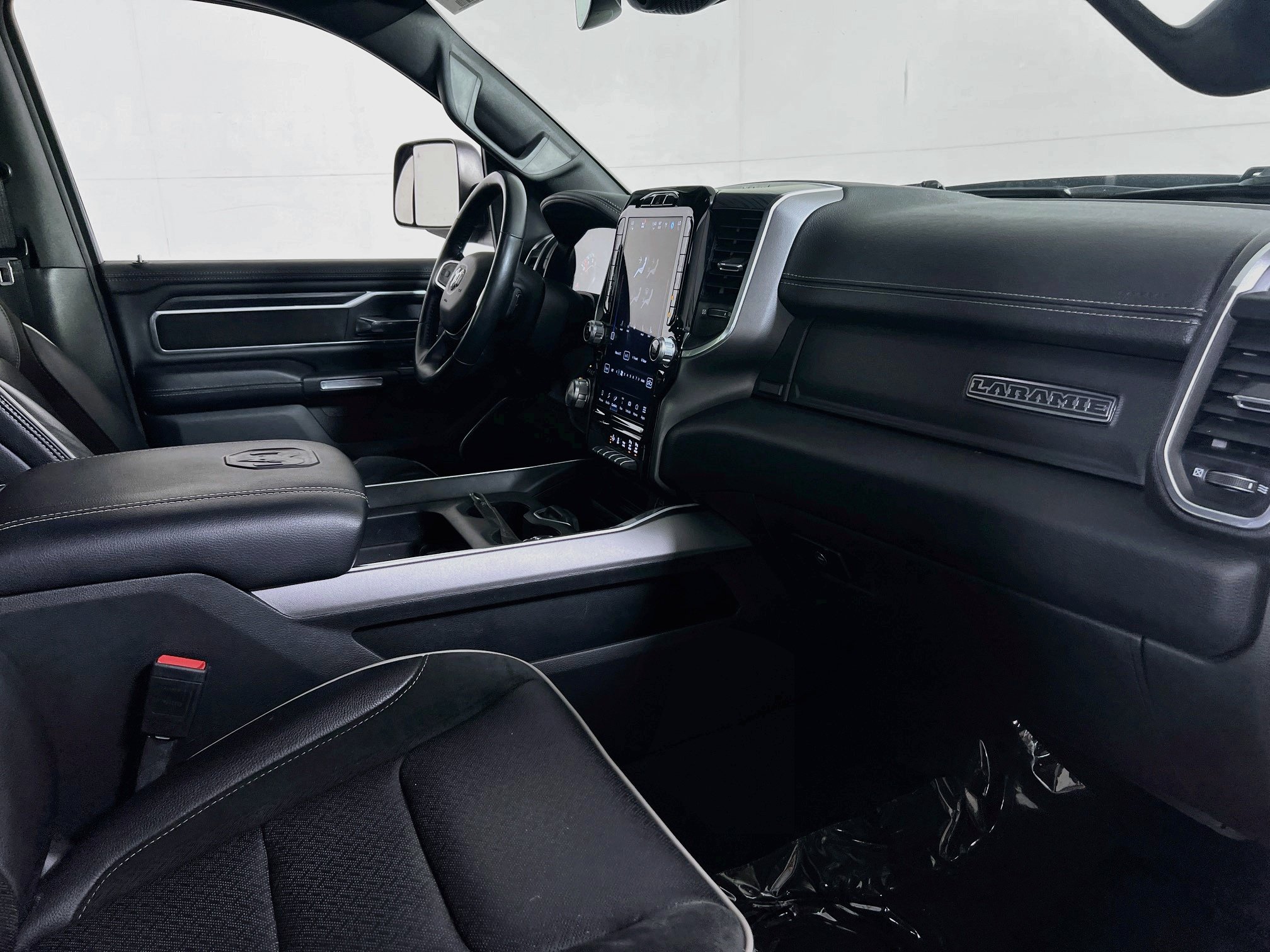 Used 2023 RAM 1500 Laramie AWD/4WD image 28