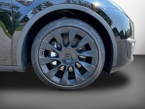 Used 2022 Tesla Model Y Long Range AWD/4WD image 35