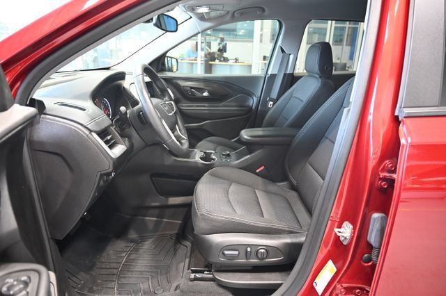 Used 2024 GMC Terrain SLE w/ Driver Convenience Package FWD image 9