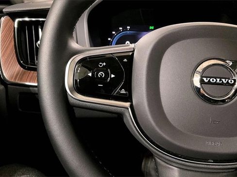 Certified 2023 Volvo XC60 B5 Ultimate w/ Climate Package image 19