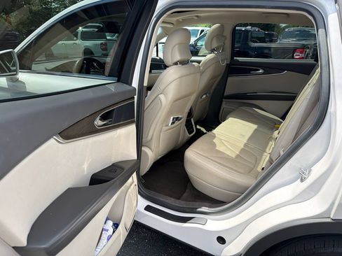 Used 2018 Lincoln MKX Reserve w/ Lincoln MKX Climate Package AWD/4WD image 12