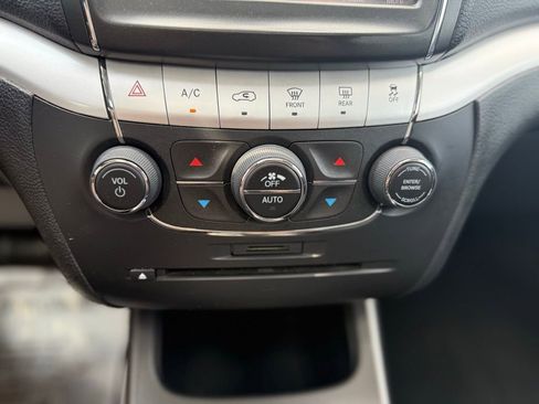 Used 2019 Dodge Journey GT w/ Nav & Sun Group AWD/4WD image 18