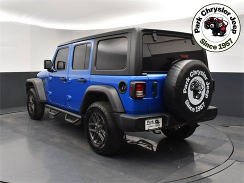 Used 2024 Jeep Wrangler Sport S image 4