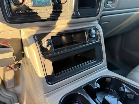 Used 2005 GMC Sierra 1500 SLT w/ Light Duty Power Package image 39