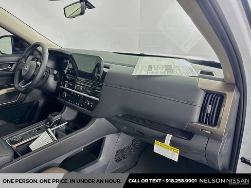 New 2025 Nissan Pathfinder Platinum w/ Cargo Package image 32