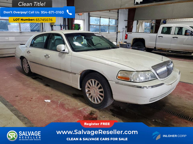 Used 2003 Lincoln Town Car Executive RWD image 5