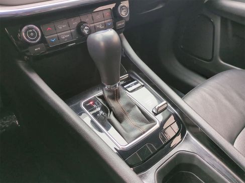 Certified 2022 Jeep Compass Limited image 32