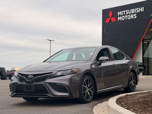 Used 2024 Toyota Camry SE FWD image 8