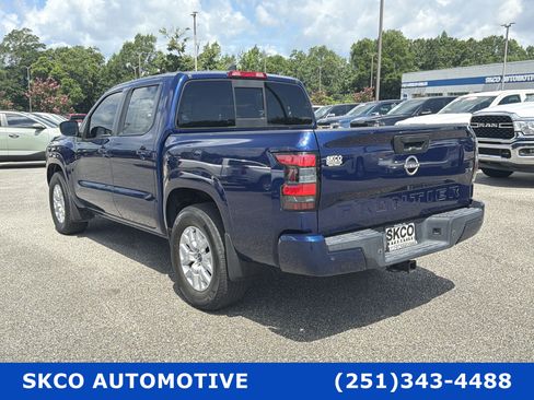Used 2022 Nissan Frontier SV RWD image 3