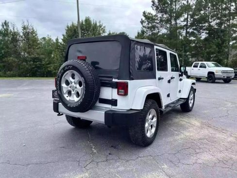 Used 2015 Jeep Wrangler Unlimited Sahara w/ Connectivity Group AWD/4WD image 6
