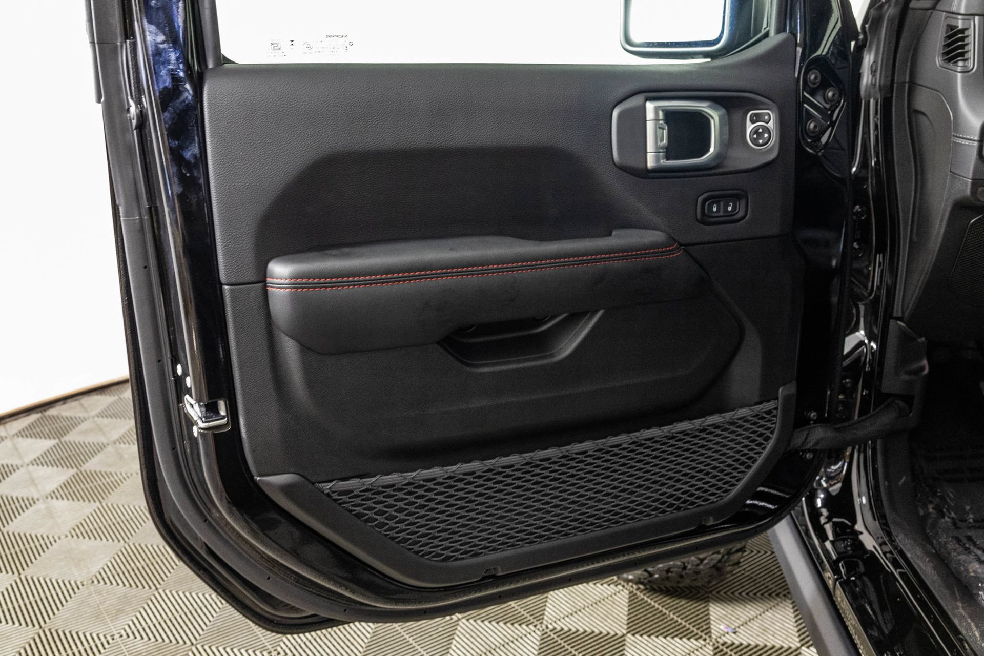New 2027 Jeep Wrangler Unlimited Rubicon AWD/4WD image 34