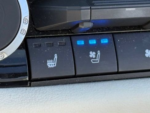 Used 2022 Toyota Tundra Capstone AWD/4WD image 18