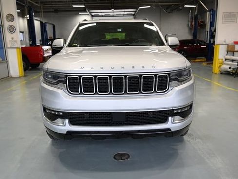 Used 2022 Jeep Wagoneer Series I AWD/4WD image 2