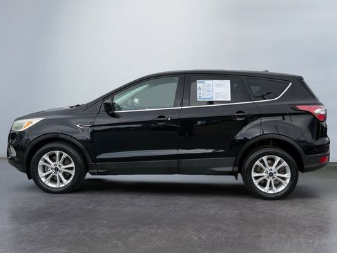 Used 2017 Ford Escape SE image 6
