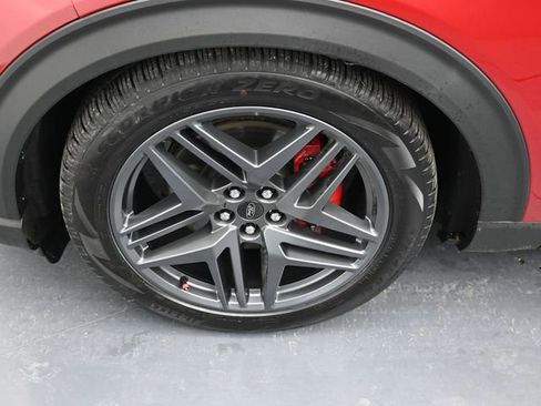 Used 2025 Ford Explorer ST image 9