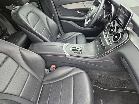 Used 2019 Mercedes-Benz GLC 300 4MATIC image 27