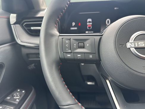 Used 2025 Nissan Kicks SR w/ SR Premium Package image 14