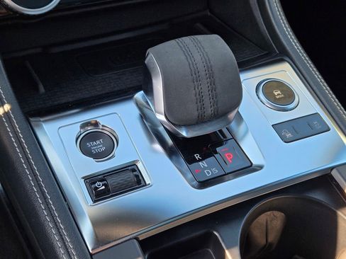 Used 2024 Jaguar F-PACE R-Dynamic S image 39